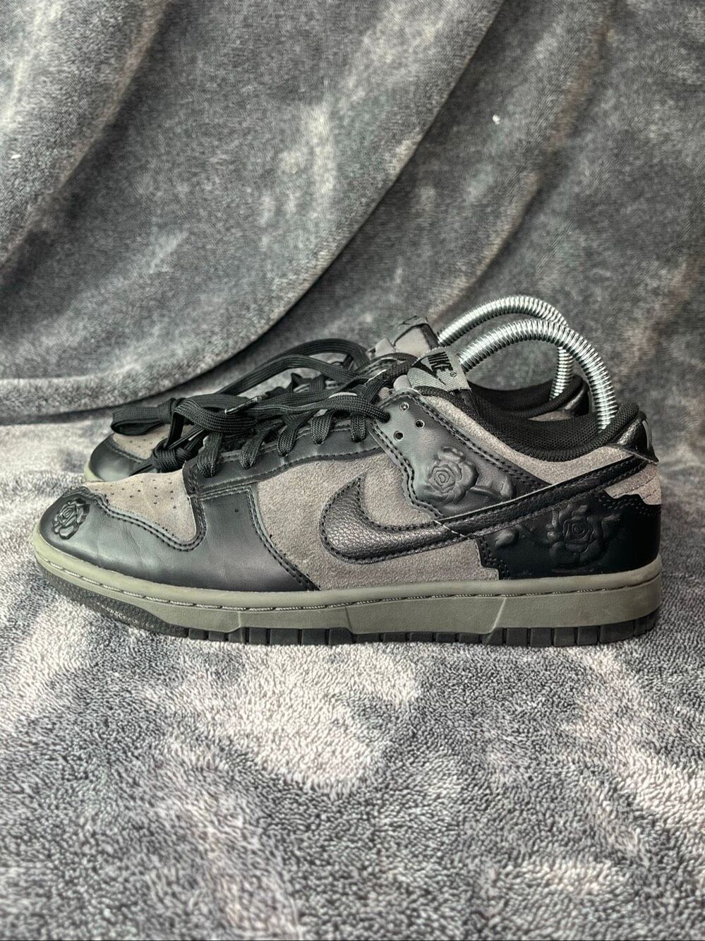 Nike Dunk Low Black Roses Women's Size 7.5 (HF1986-001) Iron Grey/Black Suede